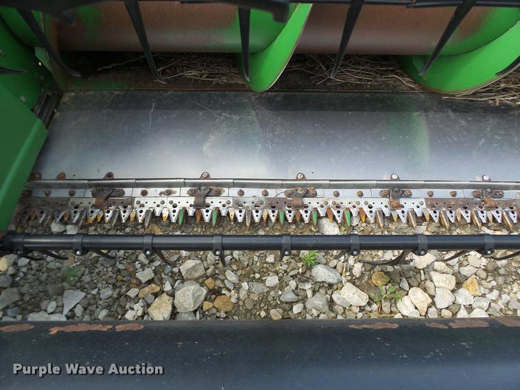 image for item DB1374 2006 John Deere 635F flex head