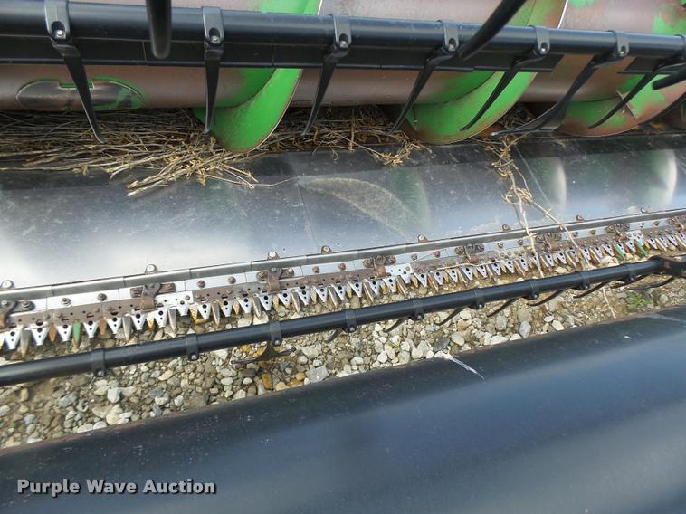 image for item DB1374 2006 John Deere 635F flex head