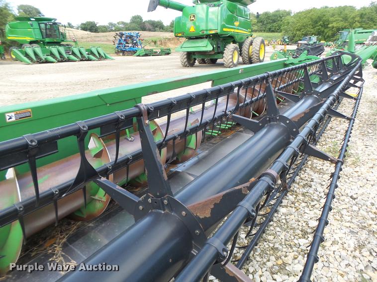 image for item DB1374 2006 John Deere 635F flex head