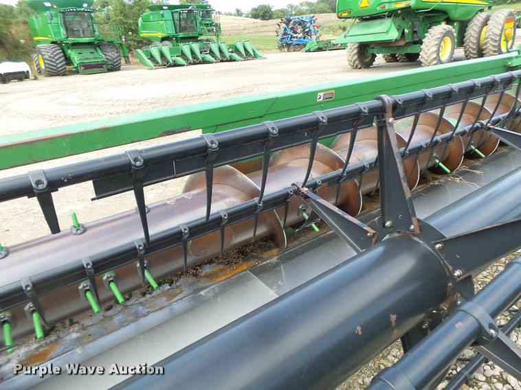 image for item DB1374 2006 John Deere 635F flex head