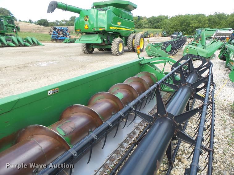 image for item DB1374 2006 John Deere 635F flex head