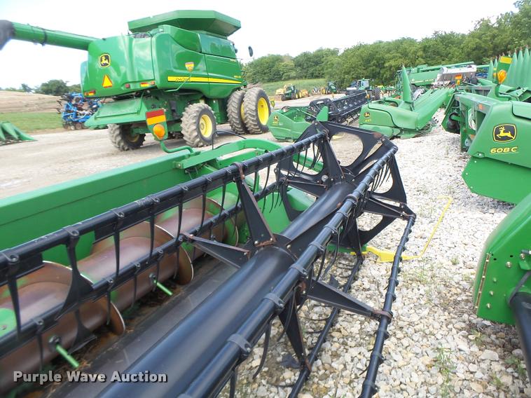 image for item DB1374 2006 John Deere 635F flex head