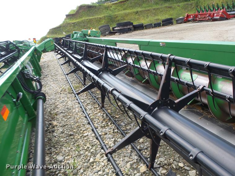 image for item DB1374 2006 John Deere 635F flex head