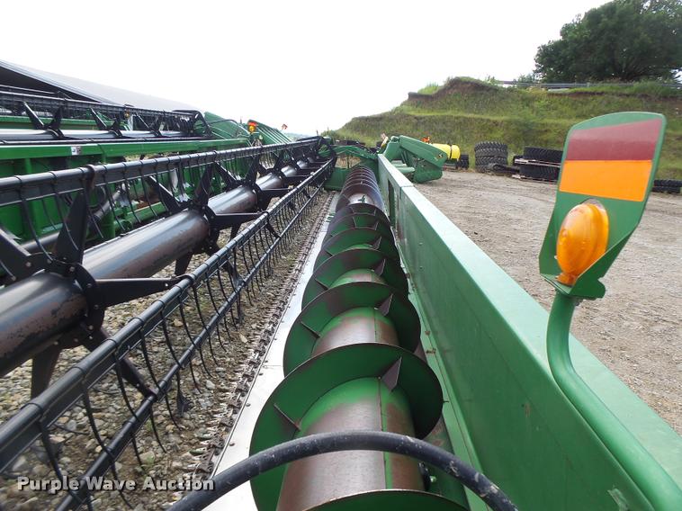 image for item DB1374 2006 John Deere 635F flex head