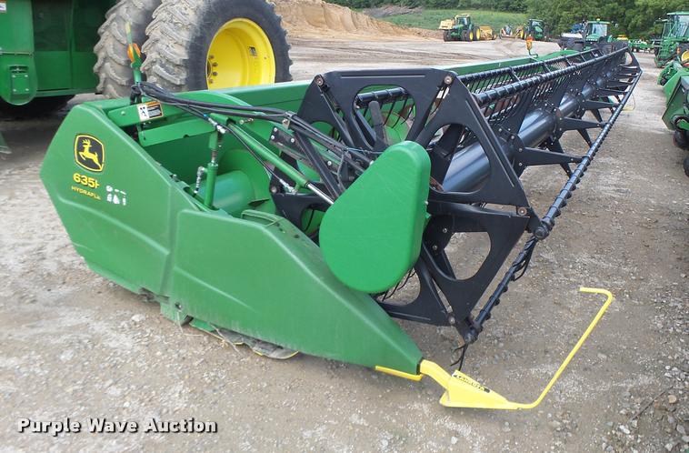 image for item DB1375 2006 John Deere 635F flex head