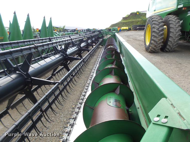 image for item DB1375 2006 John Deere 635F flex head