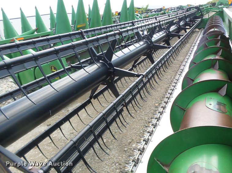 image for item DB1375 2006 John Deere 635F flex head