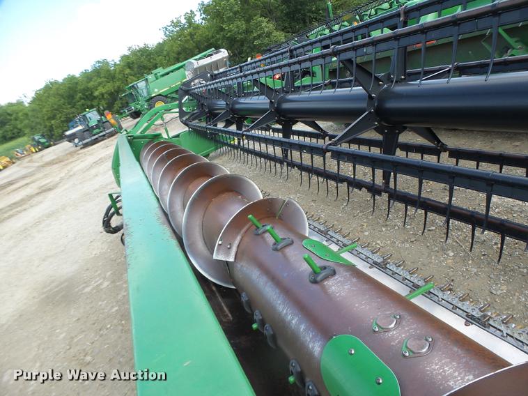 image for item DB1375 2006 John Deere 635F flex head