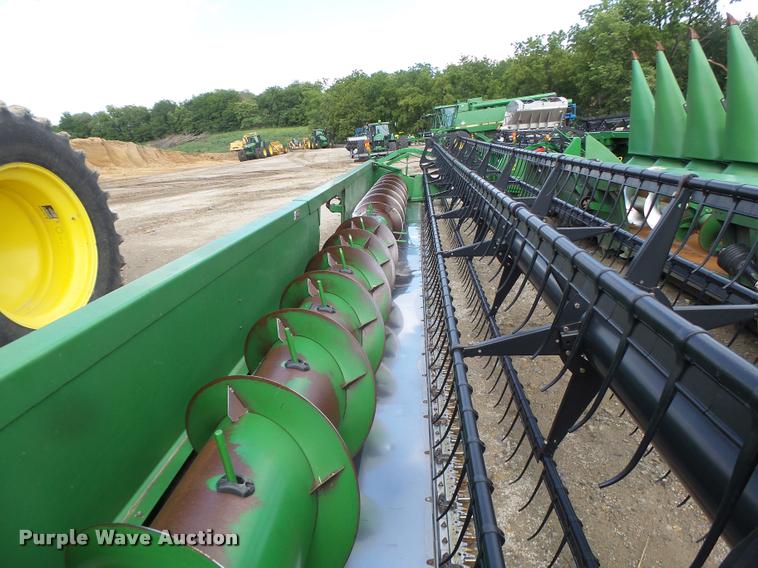 image for item DB1375 2006 John Deere 635F flex head