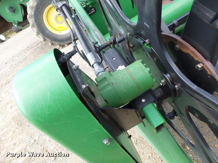 image for item DB1375 2006 John Deere 635F flex head