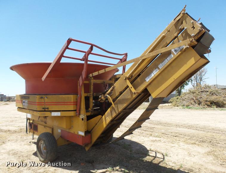 image for item DB2646 Harsh HayBuster H1000 tub grinder