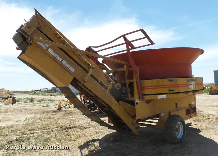 image for item DB2646 Harsh HayBuster H1000 tub grinder