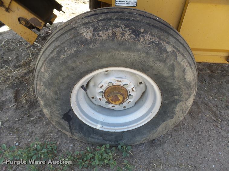 image for item DB2646 Harsh HayBuster H1000 tub grinder