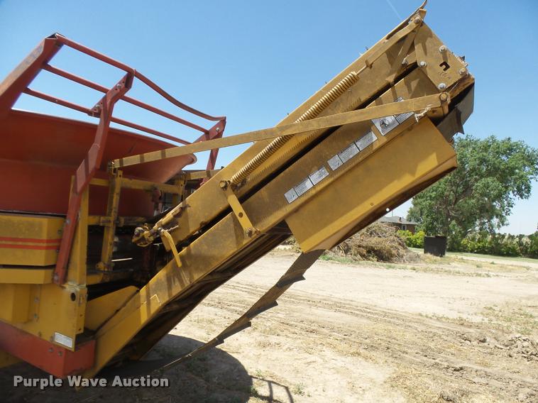 image for item DB2646 Harsh HayBuster H1000 tub grinder