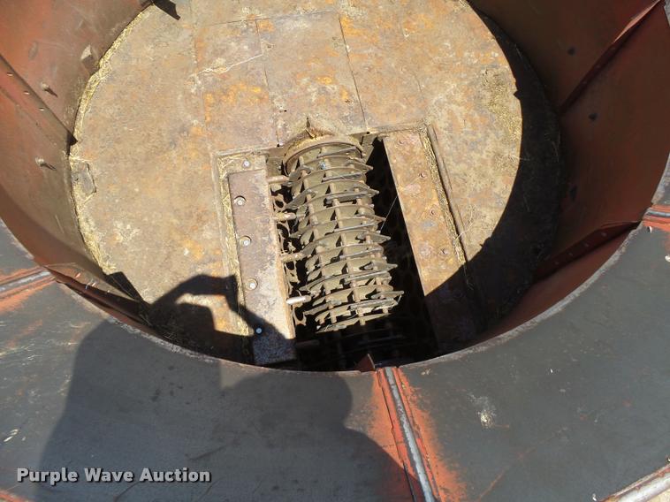 image for item DB2646 Harsh HayBuster H1000 tub grinder