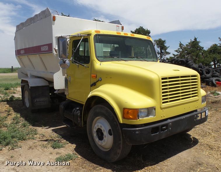 image for item DB2649 1996 International 4700 feed truck