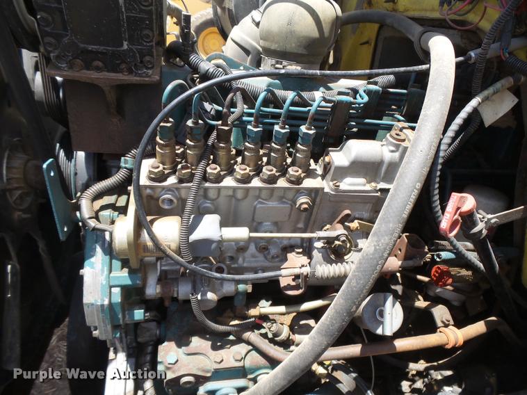 image for item DB2649 1996 International 4700 feed truck