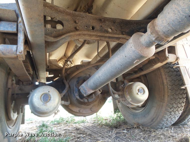 image for item DB2649 1996 International 4700 feed truck