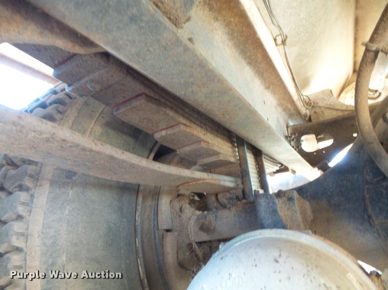 image for item DB2649 1996 International 4700 feed truck