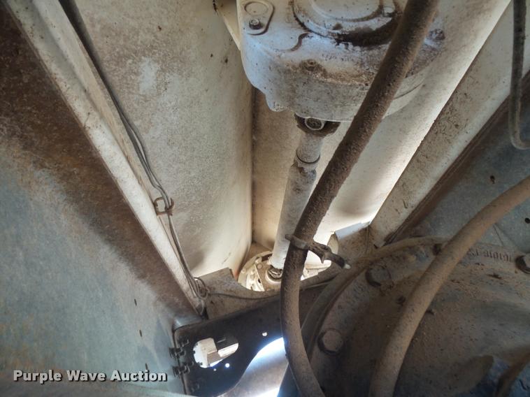 image for item DB2649 1996 International 4700 feed truck