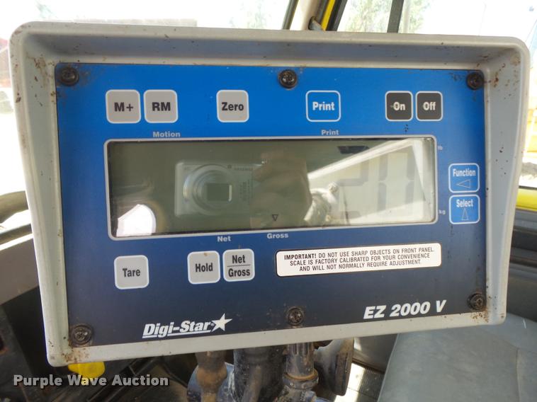 image for item DB2649 1996 International 4700 feed truck