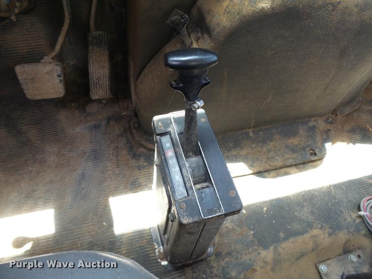 image for item DB2649 1996 International 4700 feed truck