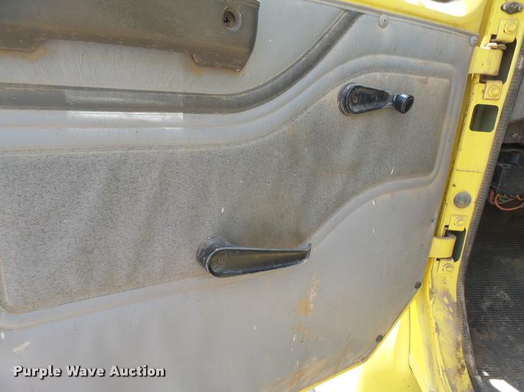 image for item DB2649 1996 International 4700 feed truck