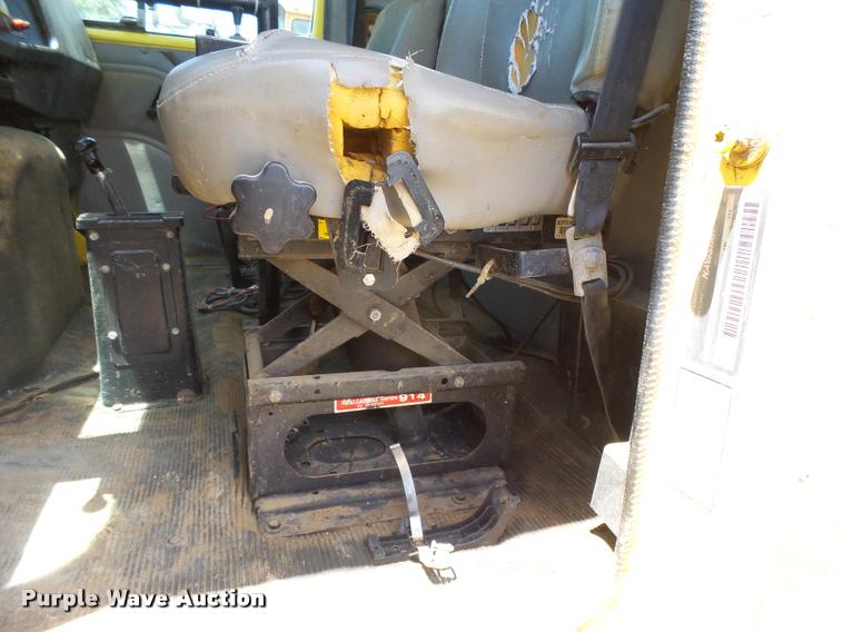 image for item DB2649 1996 International 4700 feed truck