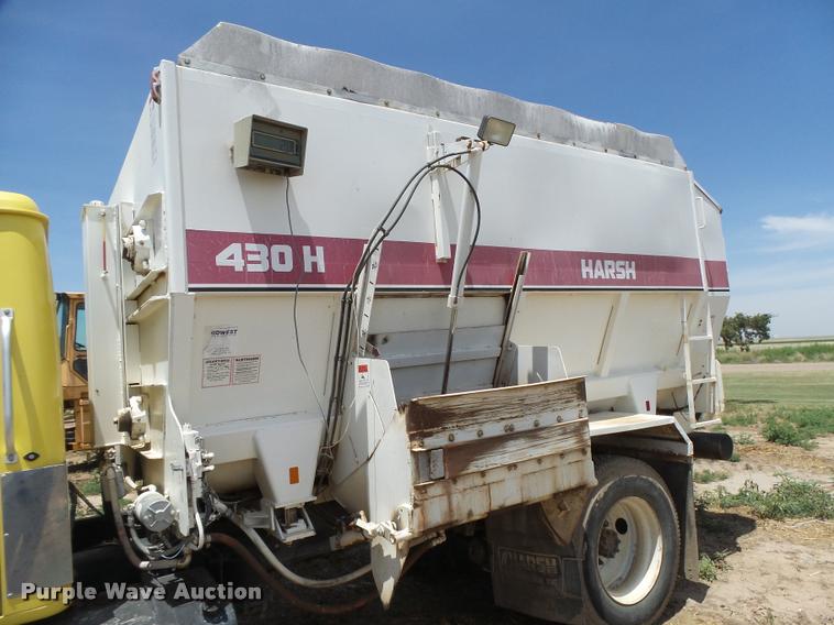 image for item DB2649 1996 International 4700 feed truck