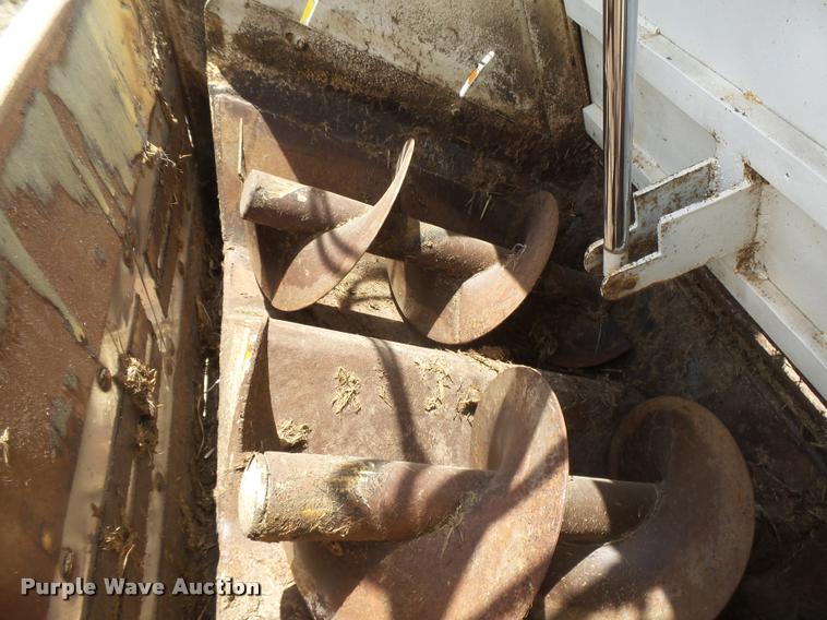 image for item DB2649 1996 International 4700 feed truck