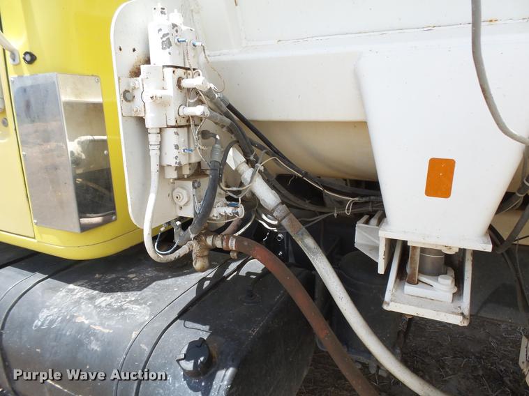 image for item DB2649 1996 International 4700 feed truck