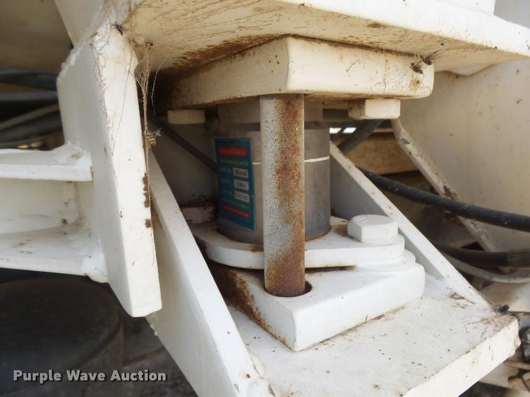 image for item DB2649 1996 International 4700 feed truck