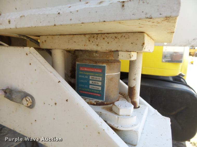 image for item DB2649 1996 International 4700 feed truck