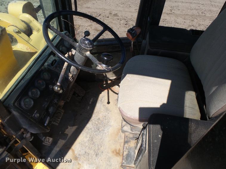 image for item DB2670 1982 John Deere 644C High Lift wheel loader