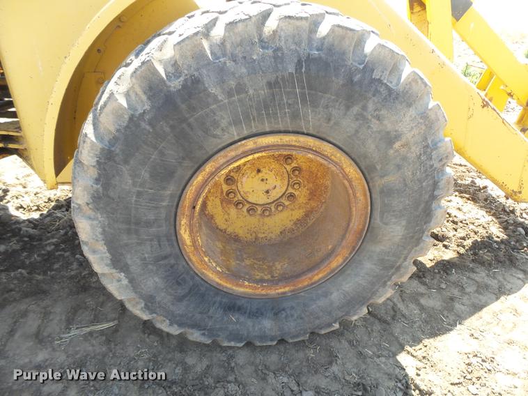 image for item DB2670 1982 John Deere 644C High Lift wheel loader