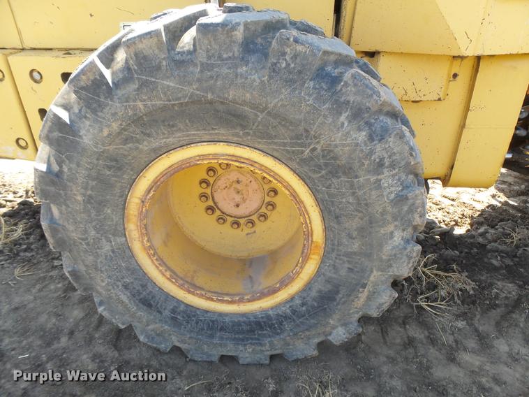 image for item DB2670 1982 John Deere 644C High Lift wheel loader