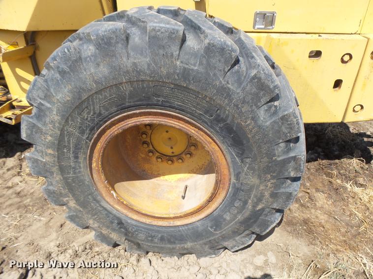 image for item DB2670 1982 John Deere 644C High Lift wheel loader