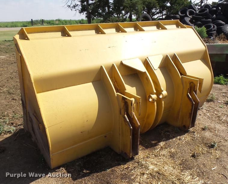 image for item DB2670 1982 John Deere 644C High Lift wheel loader