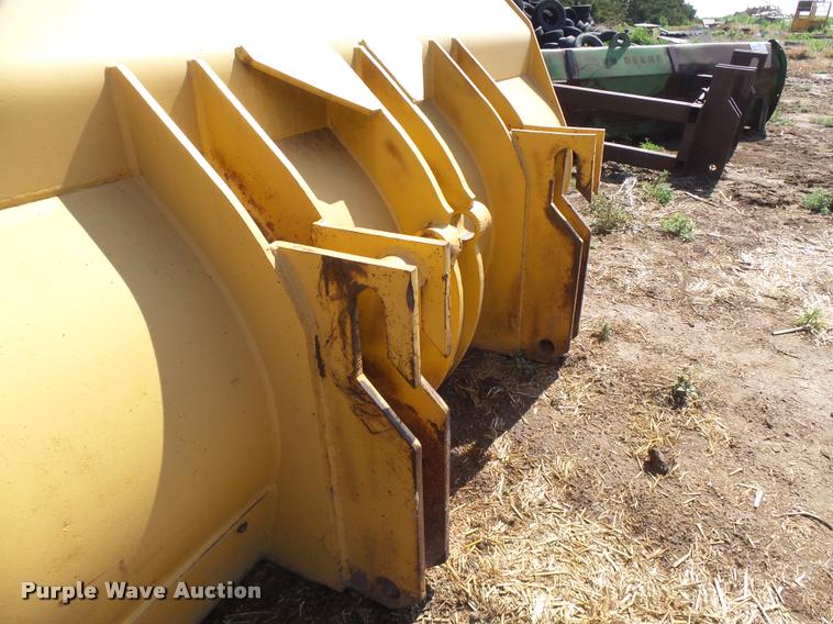 image for item DB2670 1982 John Deere 644C High Lift wheel loader