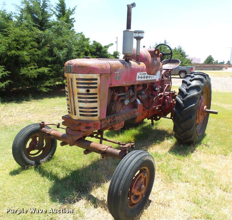 image for item DB2673 Farmall 450 tractor
