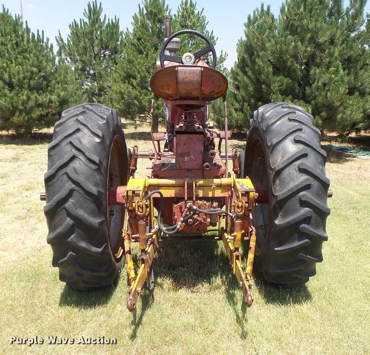 image for item DB2673 Farmall 450 tractor
