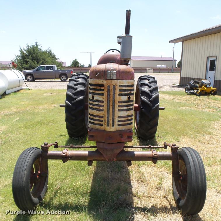 image for item DB2673 Farmall 450 tractor