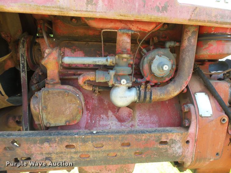 image for item DB2673 Farmall 450 tractor