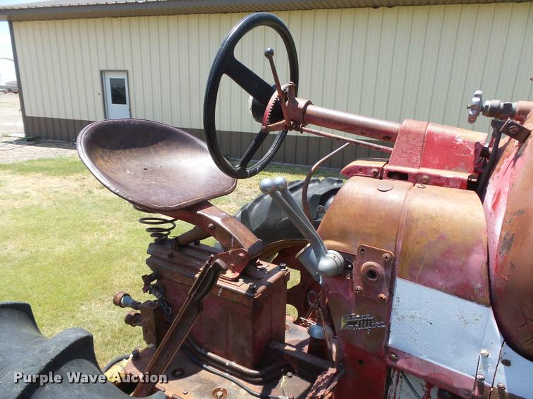 image for item DB2673 Farmall 450 tractor