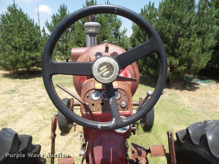 image for item DB2673 Farmall 450 tractor
