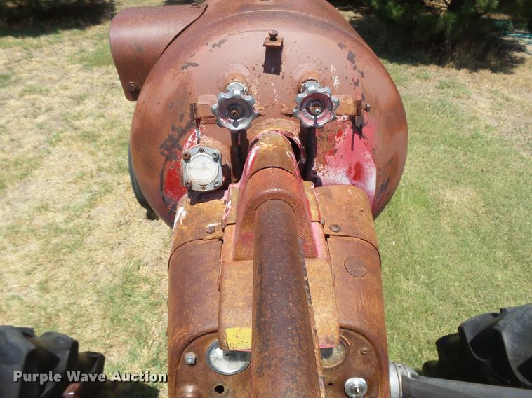 image for item DB2673 Farmall 450 tractor