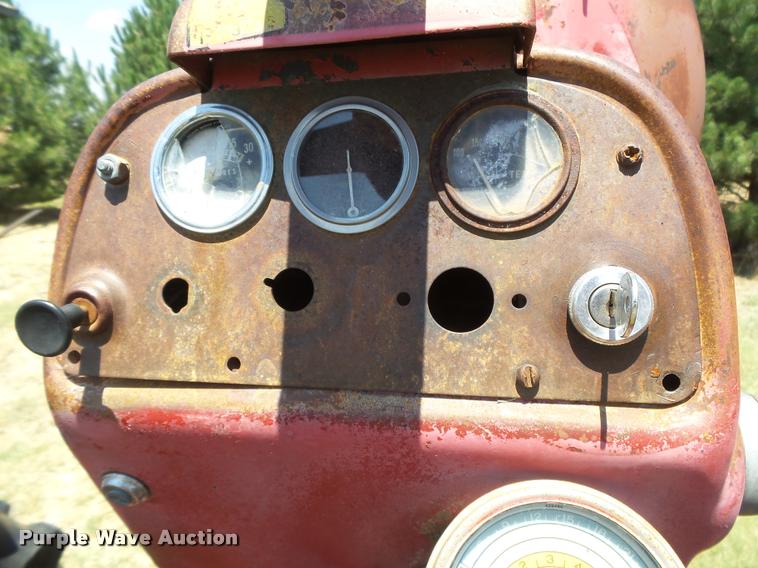 image for item DB2673 Farmall 450 tractor