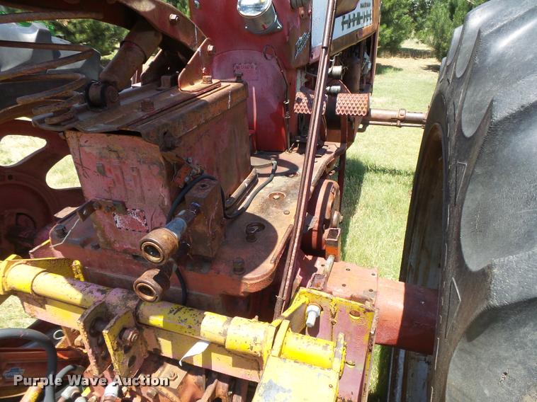 image for item DB2673 Farmall 450 tractor