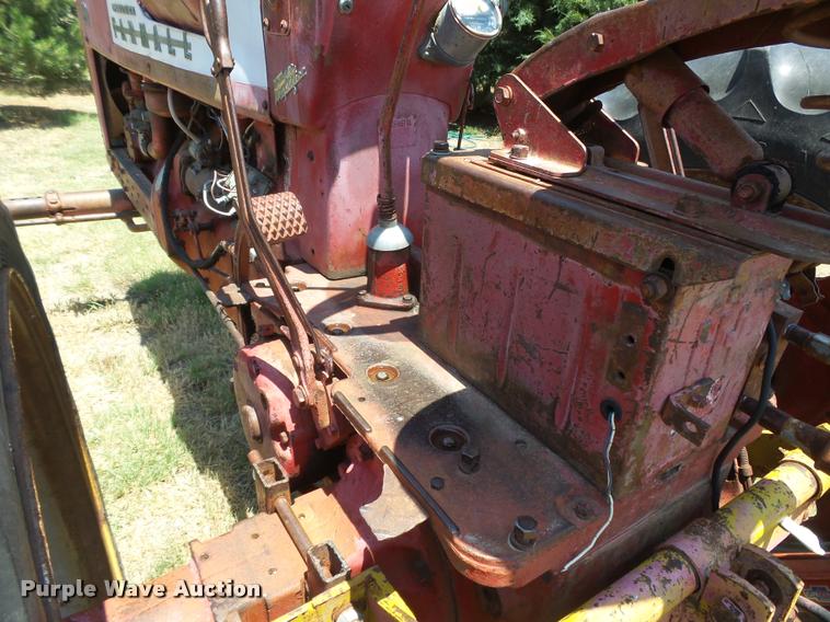 image for item DB2673 Farmall 450 tractor