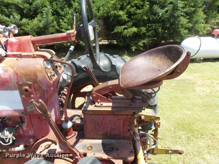 image for item DB2673 Farmall 450 tractor